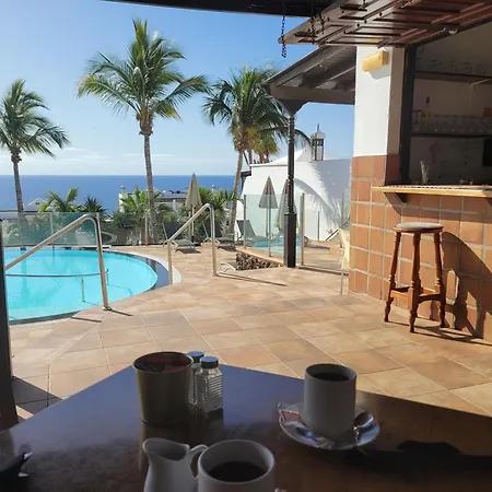 25 * プエルト・デル・カルメン