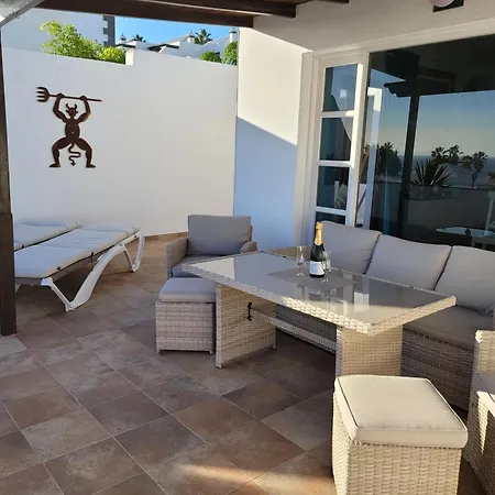 25 Apartment *